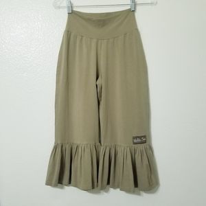 NWOT MATILDA JANE Big Ruffles Cropped Pants Green Olive Women's Sz XS